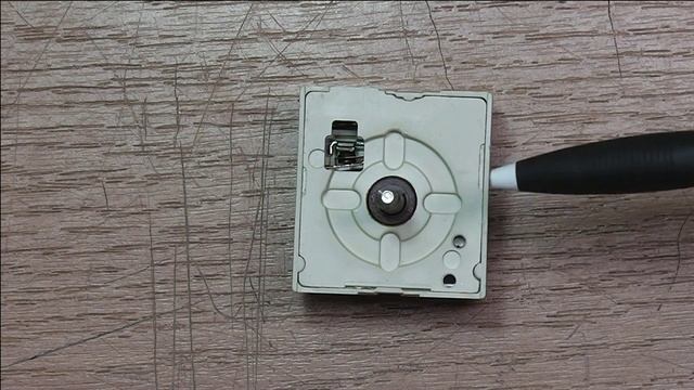 Internals of an electric stove (Privileg ProComfort 8200E) смотреть онлайн