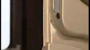 Как снять карту двери на грузовом Mercedes