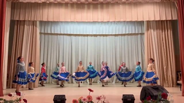 Кружок современного танца "Отражение танца" аг Поречье. казачий танец "Варенька" смотреть онлайн