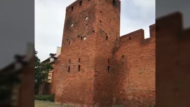 Несколько достопримечательностей на замковой площади в Варшаве смотреть онлайн