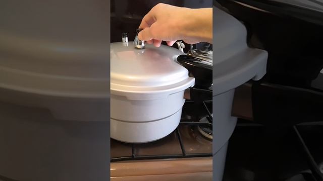 Готовим с Леханом!Приготовление тушёнки в скороварке дома. смотреть онлайн