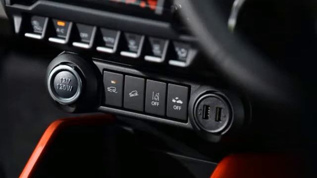Penampakan Interior Suzuki Ignis 2017 [Review Interior] смотреть онлайн