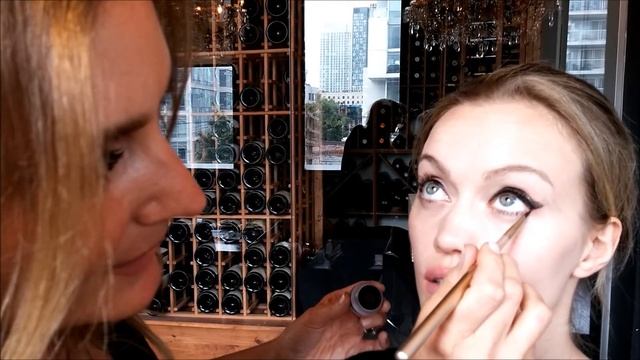 BeautyDesk Tutorial: Day-To-Night Look with Sarah Lucero, Celebrity Makeup Artist смотреть онлайн