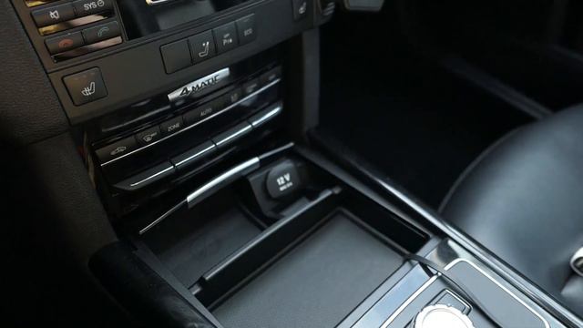 Mercedes W212 | Fast Wireless Charger Pad смотреть онлайн