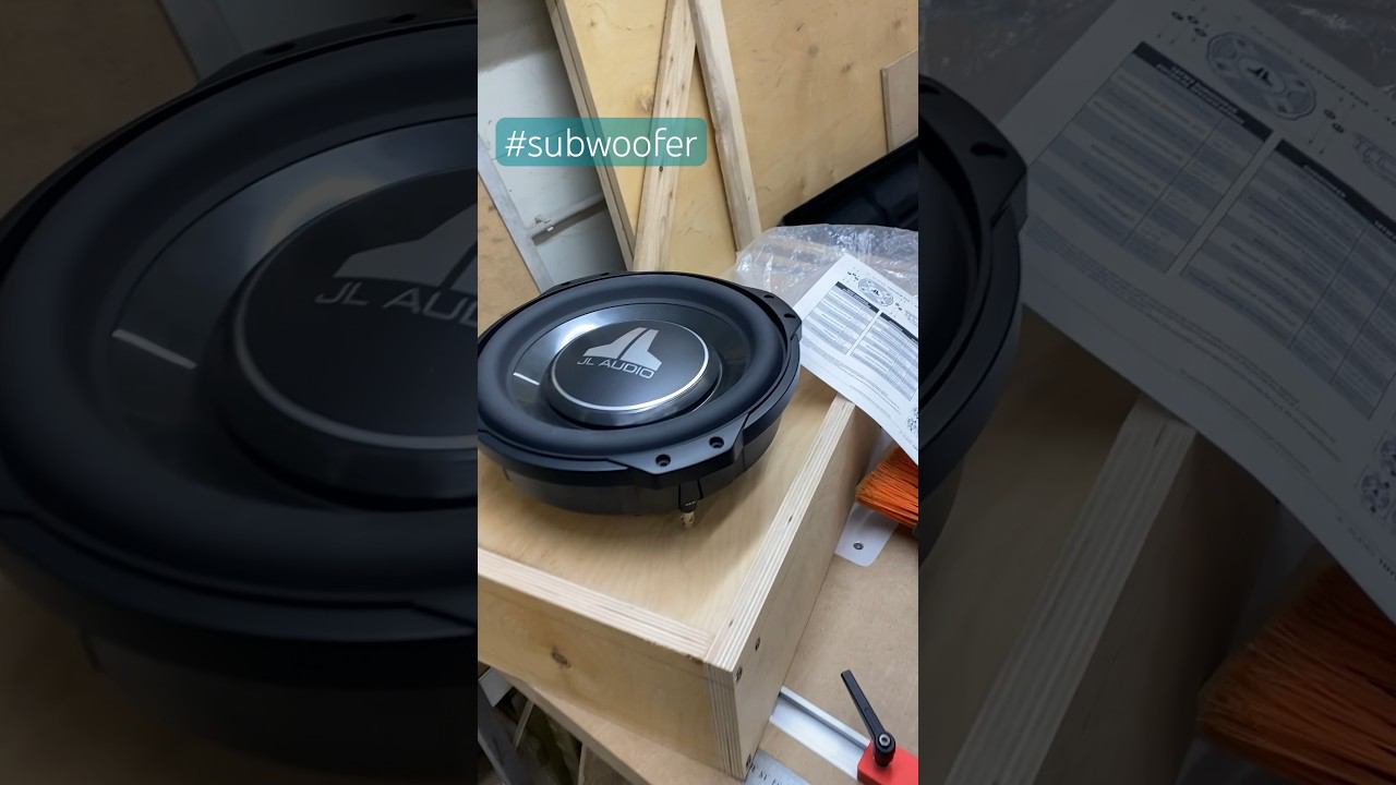 Сабвуфер в авто #music #sound #caraudio #sw #avtostil #shorts смотреть онлайн