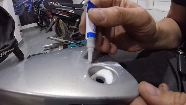 #лайфхак Как правильно клеить суперклеем смотреть онлайн