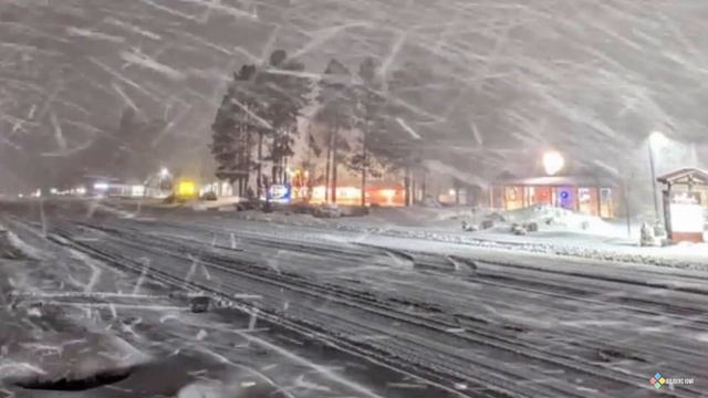 Crazy blizzard hits small town howling winds big wind gusts ? freezing bone chilling temp смотреть онлайн