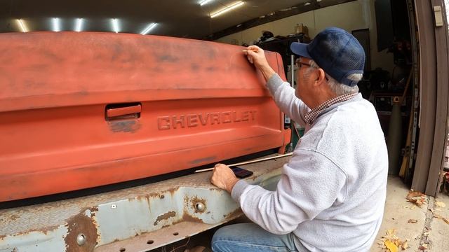 Patina paint and door lettering for the C-10 (Budget Paint: Part2) смотреть онлайн