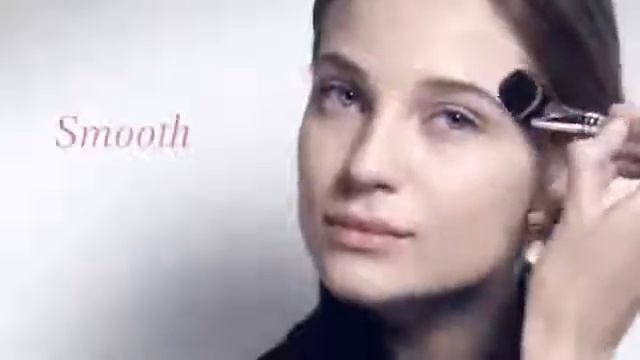 Clarins كلارنس - How To Apply Liquid Foundation with a Brush - Paris Gallery смотреть онлайн