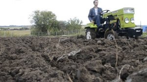 Минитрактор Crosser cr-m12 вспашка