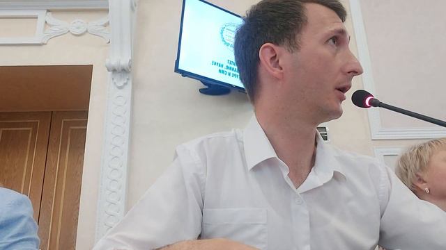 Чьи интересы отстаивает депутат Бугаев: детей, или застройщиков? смотреть онлайн