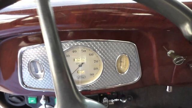1933 Ford Deluxe 3 Window Coupe (SOLD) OEM Steel Retro-Rod смотреть онлайн
