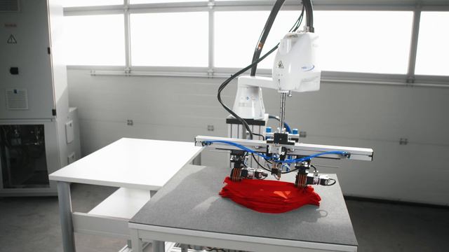 The Textile (r)evolution: KUKA Small Robotics Automates The Textile Industry