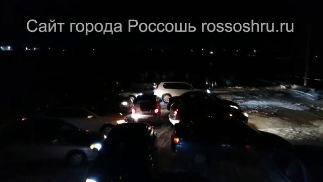 В Россоши автомобили выстроились в надпись «8 марта» // rossoshru.ru смотреть онлайн