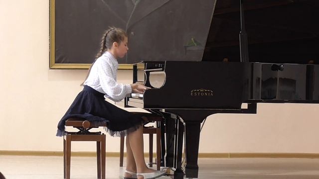 Голикова Мария 13 лет. П. И. Чайковский. op. 40. Вальс ля-бемоль мажор. смотреть онлайн