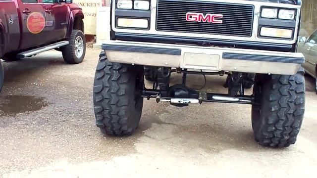 1991 GMC Suburban 4X4 16" superlift and 44" super swampers смотреть онлайн