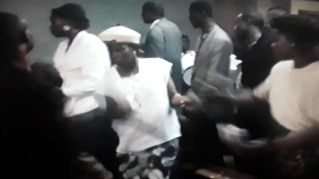 SIONA ESANTU TV ,AZALI KOLAKISA EJCEV/BIMA PARIS 1992 TANGO YA DOCTEUR MISAMBU LUT VOL2 ABONNEZ VOU смотреть онлайн