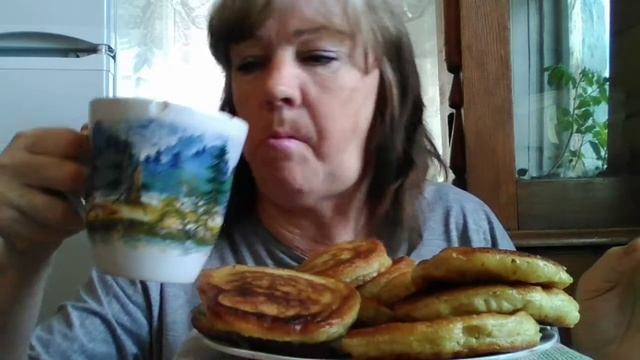 Мукбанк не ASMR / Оладьи #вкусно?????? смотреть онлайн