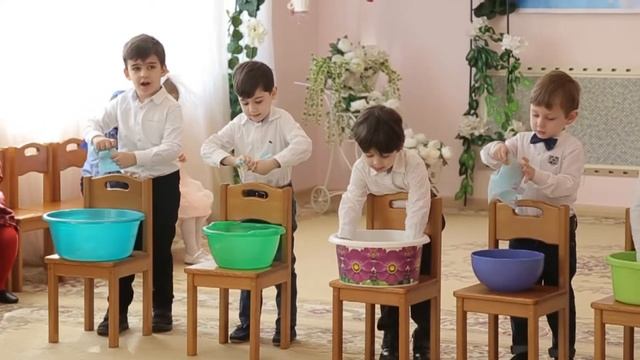 Весенний утренник в дестком саду "Амра" 2019 смотреть онлайн