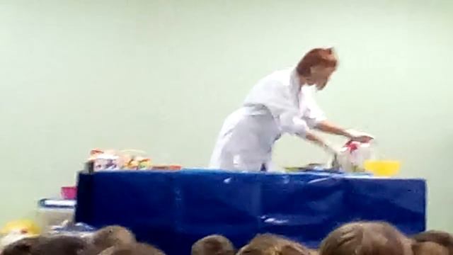 Школа номер 48 Эксперименты на уроке химии смотреть онлайн