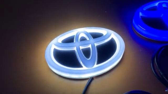 LED TOYOTA emblem for C-HR смотреть онлайн