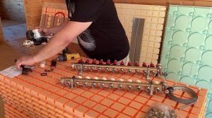 Комплект  водяного теплого пола без стяжки. Инструкция, часть первая. Сборка коллектора.