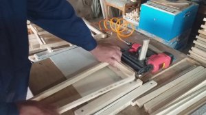 Сборка рамок пневмостеплером. Как сбить пчелорамку за 30 секунд⏳? Рамки на 300 и 145 мм.