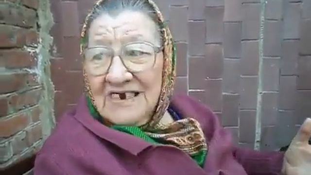 Бабушка любит пошутить смотреть онлайн