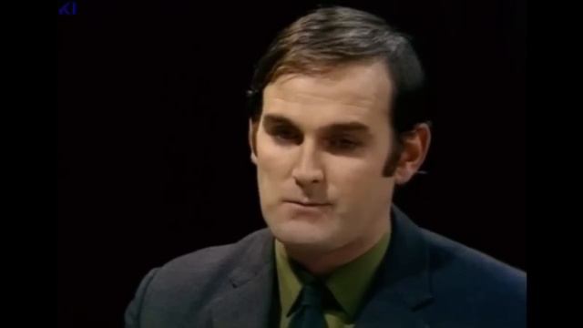 Monty Python's Name Droppings Series 1 Part 1 смотреть онлайн