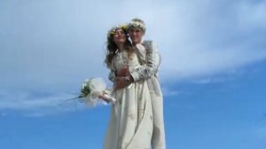 Песня очень красивая... Кто тебя создал такую...