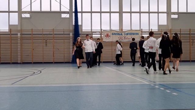 Polonez do muzyki z filmu Czas Honoru kompozytora Bartosza Chajdeckiego. смотреть онлайн