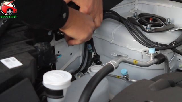 Установка упоров / амортизаторов капота на Mitsubishi ASX 1 rest от upora.net смотреть онлайн