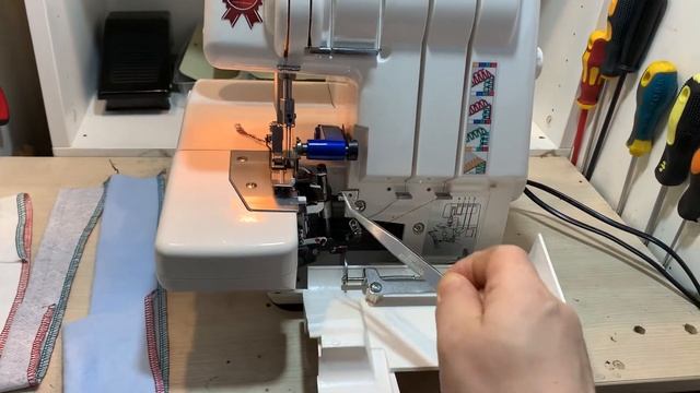 Оверлок Merrylock 013 рвёт нить смотреть онлайн