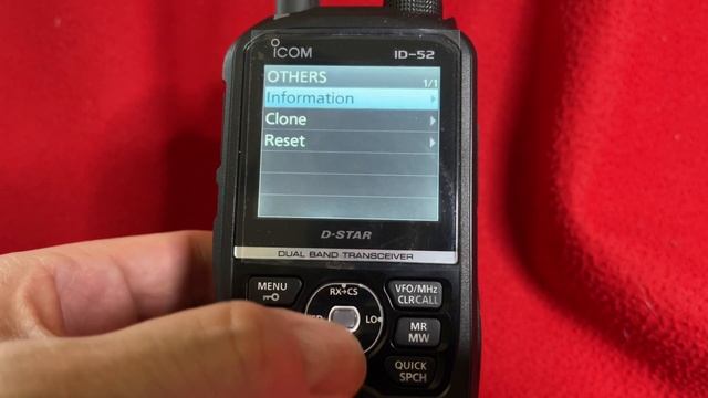 Checking Firmware On An Icom ID-52 смотреть онлайн