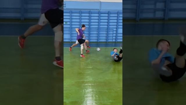 ЛУЧШИЙ ЗАЩИТНИК В ФУТБОЛЕ смотреть онлайн