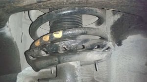 Подклинивает (закусывает) опорный подшипник переднего амортизатора (Ford Mondeo 4)