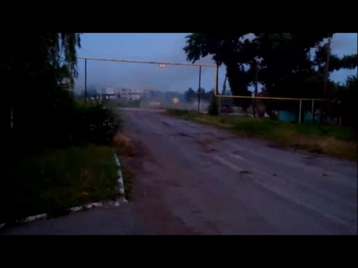 ДНР, Марьинка. ВСН отвечает на обстрелы по позициям карателей. смотреть онлайн