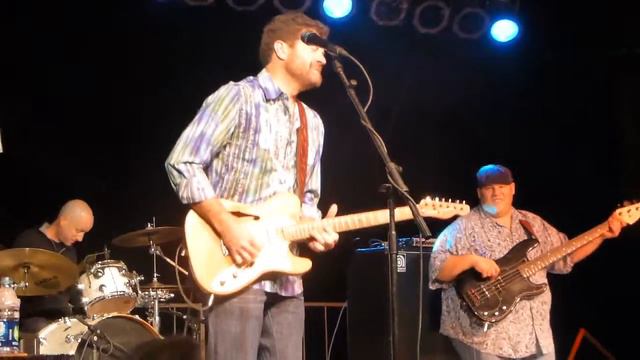 Tab Benoit - "I love loud people" and "Last Night I got Loaded" смотреть онлайн
