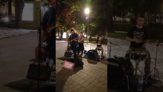 Уличные музыканты на Китай-городе. Равнодушие. смотреть онлайн