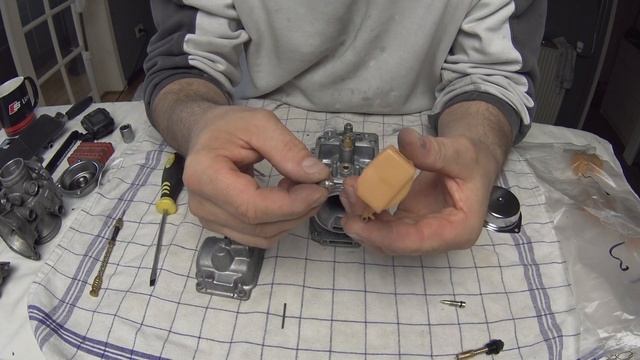 Carburetors cleaning and restoration - Honda CB Seven Fifty project - Eps19 смотреть онлайн