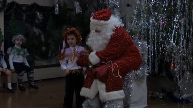 Новогодний утренник Насти 27.12.2011 смотреть онлайн