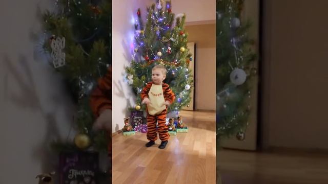 Мой смешной танец на Новый год и Рождество 2020 смотреть онлайн