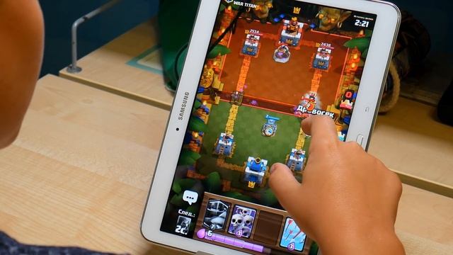 Clash Royale - прохожу испытание мегарыцаря. 9я арена, играю со второго аккаунта! смотреть онлайн
