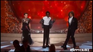 Гейтен Матараццо, Милли Бобби, Калеб Маклафлин - Uptown Funk .  очень странные дела поют