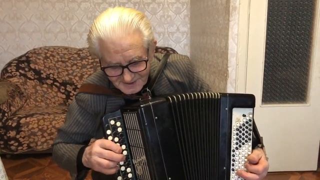 Юрий Пузиков - "Пахнет ёлка белым снегом " ( на стихи Олеси Куликовой) смотреть онлайн