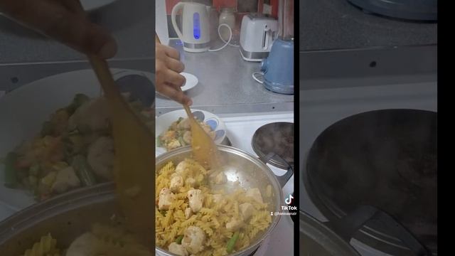 Pasta With Chicken Breast And Vegetables ?