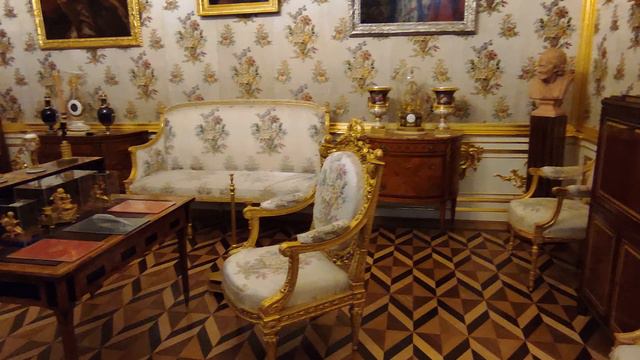 Опочивальня императрицы. Туалетная. Кабинет.Штандартная. Петродворец в Петергофе. смотреть онлайн