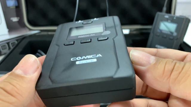 Amazing Wireless Lavalier Microphone by Comica CVM-WM200(C) смотреть онлайн