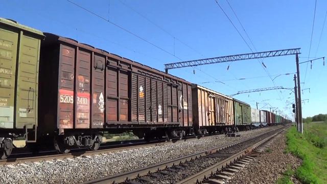 Электровоз ВЛ80С-2283 с грузовым поездом