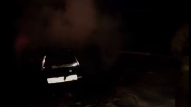 В Братске на автостоянке сгорела машина смотреть онлайн